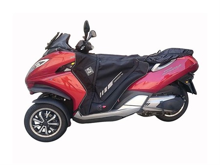 Tablier / couverture TUCANO URBANO Termoscud R173 PRO, PEUGEOT Metropolis 125cc à partir de 2013 Tablier / couverture TUCANO URBANO Termoscud R173 PRO, PEUGEOT Metropolis 125cc à partir de 2013