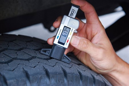 Appareil de mesure digital pour profil des pneus (0 à 28mm)