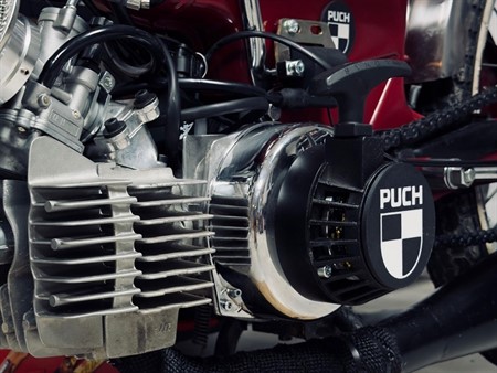 Autocollant stickers emblème a coller (Puch)