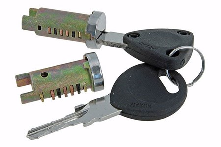 Kit serrure / contacteur à clé, PIAGGIO Typhoon, NRG 97-04, ZIP Base / GILERA Runner 1, Stalker Kit serrure / contacteur à clé, PIAGGIO Typhoon, NRG 97-04, ZIP Base / GILERA Runner 1, Stalker