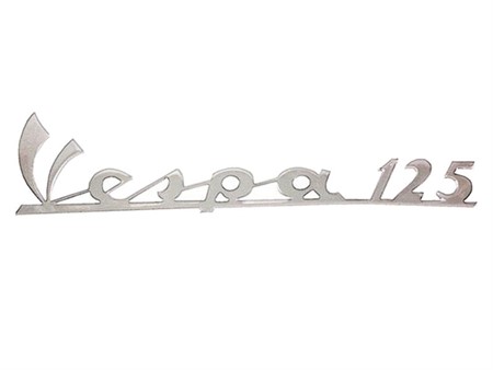 Emblème logo "VESPA 125", chromé, 135x35 mm Emblème logo "VESPA 125", chromé, 135x35 mm