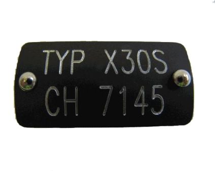 Plaquette d'homologation X30S CH 7145, prête a monter (vis a frapper incluses) Plaquette d'homologation X30S CH 7145, prête a monter (vis a frapper incluses)