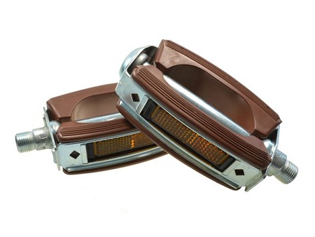 Paire de pédales universelles filetage 14mm, BRUNES/CHROME Paire de pédales universelles filetage 14mm, BRUNES/CHROME