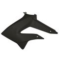 Seitenteil Tank links Derbi Senda DRD schwarz 2011-> Seitenteil Tank links Derbi Senda DRD schwarz 2011->