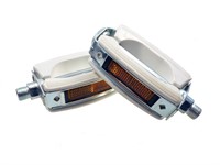 Paire de pédales universelles filetage 14mm, BLANC/CHROME Paire de pédales universelles filetage 14mm, BLANC/CHROME
