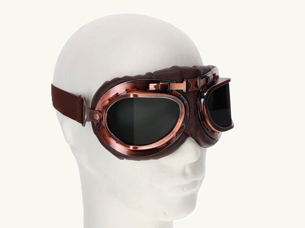 Die Brille ist mit einem weichen, mit Kunstleder überzogenen Schaumstoffpolster ausgestattet, welches einen optimalen Sitz ermöglicht. Brille Air Force vintage, Braun mit bronzen Look