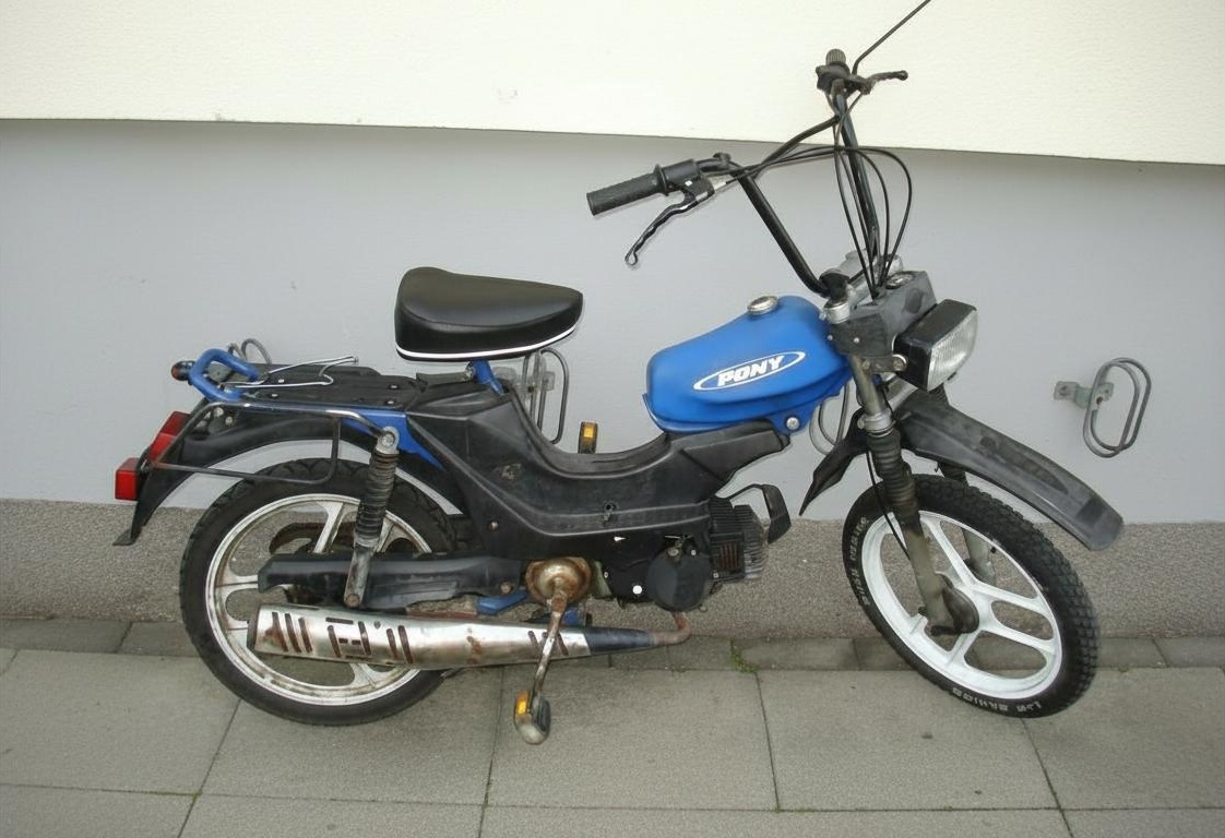 Neustes Modell. Typ Cross, mit Beta-Motor, einem automatischen 2-Gang-Getriebe sowie Katalysator