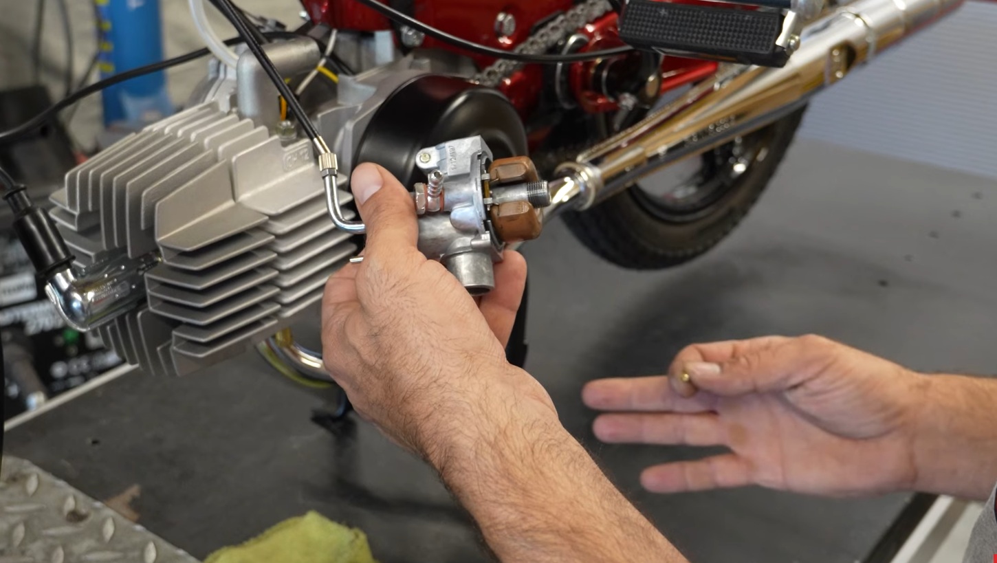 So reinigst du den Vergaser gründlich