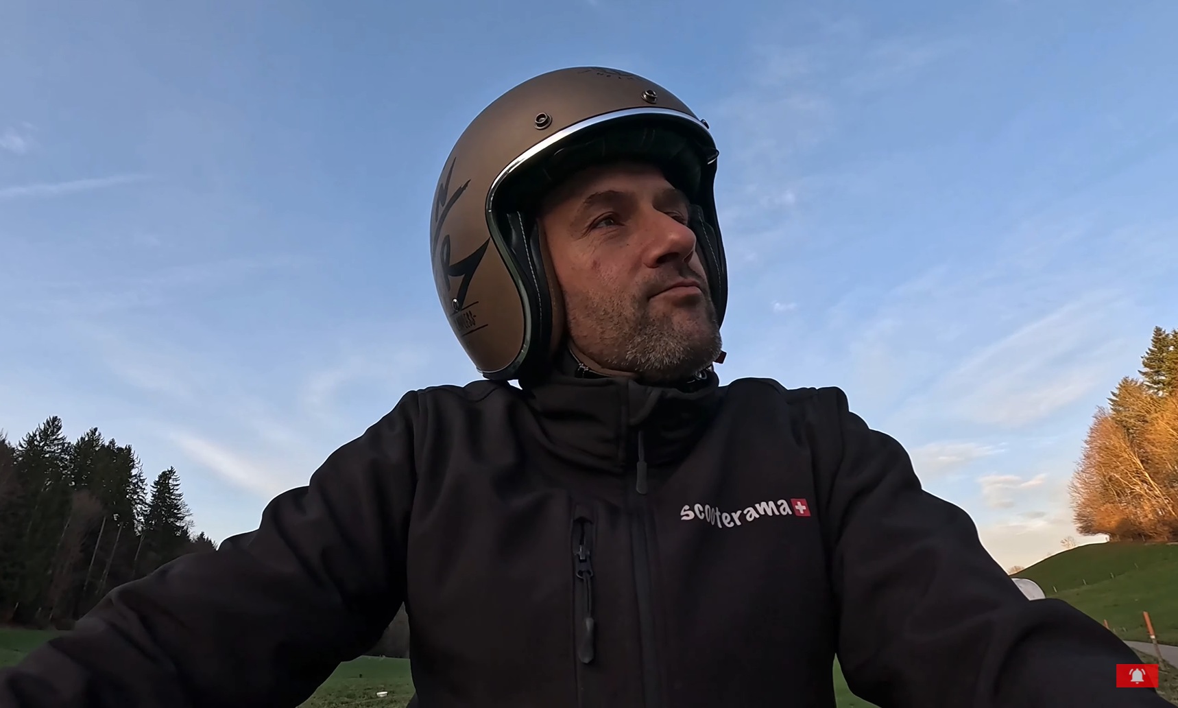 Port du casque en cyclomoteur