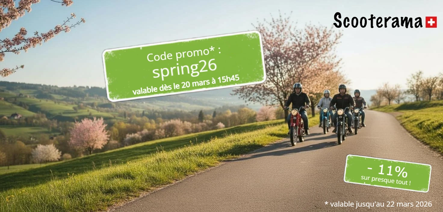 Dès le vendredi 20 mars 2026, à 15h45, la Promo de printemps Scooterama est lancée. Scooterama Promo de printemps code promo spring26 – des pilotes de vélomoteur roulent dans un paysage printanier