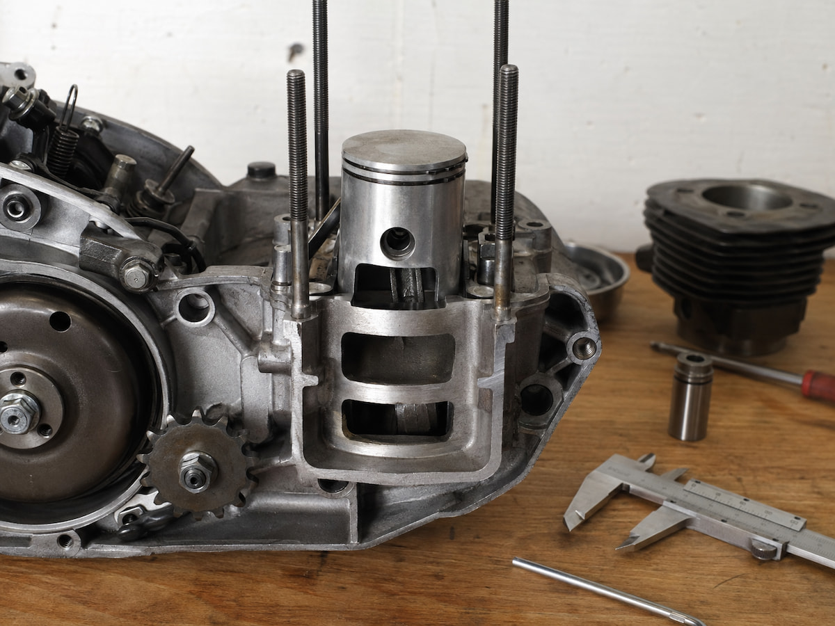 Nahaufnahme von geöffnetem 2-Takt-Motor